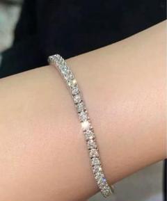 【18K仕上げ】大人の品格を宿す本物志向ブレスレット／モアサナイト5.9ct使用 18K仕上げ】大人の品格を宿す本物志向ブレスレット