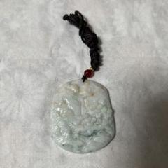 翡翠彫刻ペンダント