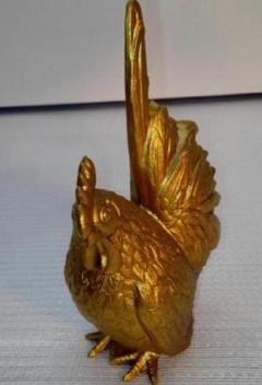 金色の鶏の彫刻 約15cm