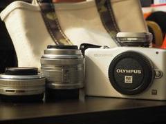 OLYMPUS E-PM1 ホワイト 本体と付属品 ジャンク品 41hMdaoFoXL._SS200_.jpg