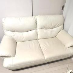 値下げ中【10/25で削除】ニトリ キャッツ3（3人がけ合皮ソファ 白）