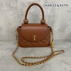 CHARLES & KEITH ハート型ハンドバッグ ロック&キーチェーン ハンドルトラペーズバッグ - ノワール