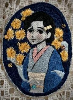 刺繍ブローチ〈夏の花〉