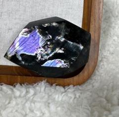 極美品　希少色　変色　レインボーカラー　両面強光　ラブラドライト　天然石　握り石