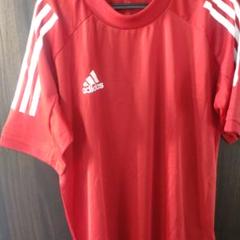 adidas スポーツTシャツ