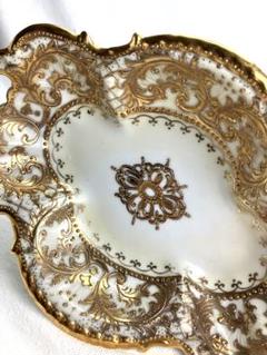 金彩レリーフ装飾 メープルリーフ印OCCO アンティーク小皿 金彩レリーフ装飾 メープルリーフ印OCCO アンティーク小皿