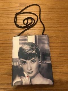 オードリー・ヘプバーン サコッシュバッグ