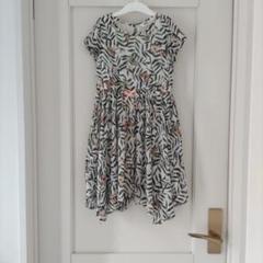 美品！Ｈ&М　ドレス　122cm