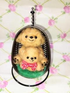 羊毛フェルト トイプードルゆりかごで揺られる(*'▽')