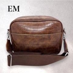 EM SQUARE SHOULDER BAG ブラウン クロコ型押し
