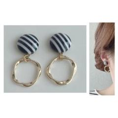 ストライプ　小ぶり　ピアス　イヤリング　リング　シンプル　ゴールド　上品きれいめ