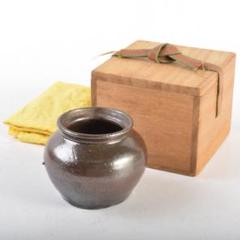 中国　黒釉　小壷　時代箱付　V　R7003 中国 黒釉 小壷 時代箱付 V R7003 - メルカリ