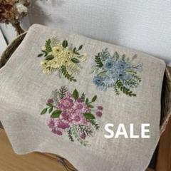 刺繍した布　ブーケ　yulaの刺繍　草花の処方箋　ハンドメイド　　　　樋口愉美子