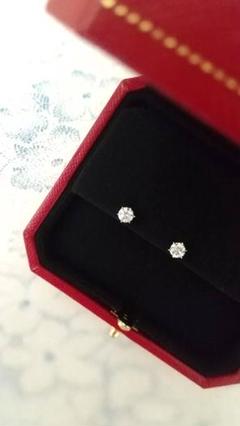 計0.672ct(約0.3ct×2) ダイヤモンドピアス＊中央宝石研究所鑑定