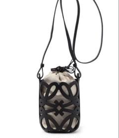 【LOEWE】早い者勝ちセール！CUT-OUT ポケット ショルダーバッグ CUT OUT LOEWE(ロエベ) - 海外通販のBUYMA