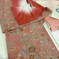 淡いピンクの長襦袢 花柄刺繍 新品未使用　エクセルヒューマン社購入　正絹 淡いピンクの長襦袢 花柄刺繍 新品未使用 エクセルヒューマン社