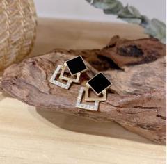 ♥️再々入荷♥️ピアス　ゴールド　レディース　スクエア　アクセサリー　韓国　人気