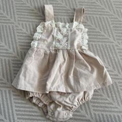 더라라 ベージュ フリルロンパース S