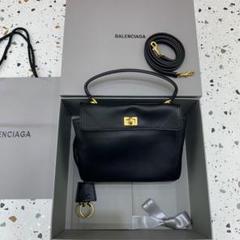 BALENCIAGA ハンドバッグ アイボリー/ブラック ホワイト の ウィメンズ Hourglass フラップバッグ スモール