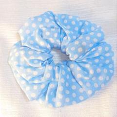 【No.15】ハンドメイド シュシュ 水色 水玉 推し活