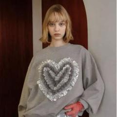Poppy ハートフリルスウェットあさぎーにょ
