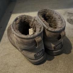 UGG グレー ムートンブーツ ショート - メルカリ