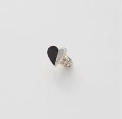 MAYU ピアス　スモールハート　パヴェ　ラインストーン MAYU ピアス スモールハート パヴェ ラインストーン - メルカリ