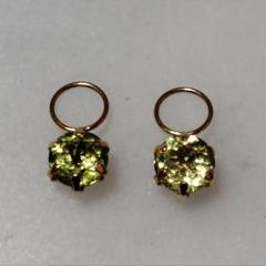 ♢miyumiyuページです♢K18 トロレアイト チャーム GSTV マリガーネットチャーム K18 /0.5ct×2個