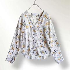 美品　fifth フィフス　レディースブラウス　花柄　アイボリー　とろみ