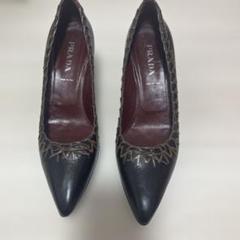 【美品】PRADA 黒 ポインテッドトゥパンプス　プラダ