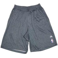 着用感少なめ adidas NBA スウェット ハーフパンツ