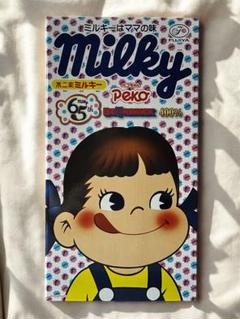 BE@RBRICK ペコちゃん ミルキー65周年記念デザイン400％ベアブリックのサムネイル