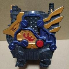 スクラッシュドライバー　ツインブレイカー　クローズドラゴン ツインブレイカー | 仮面ライダー図鑑 | 東映