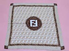 FENDI ロゴプリント バンダナ・スカーフ フェンディ FENDI バンダナ ハンカチ スカーフ 首飾り ズッカ