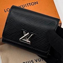 美品 ルイヴィトン エピ ツイスト コンパクト 三つ折り財布 黒 コンパクト