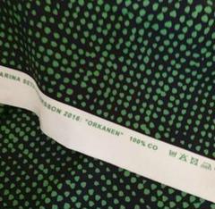 新品★marimekko はぎれ 生地 orkanen ドット 水玉 緑 黒