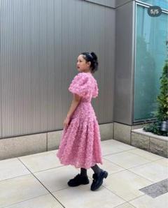【完売商品】POPPY✖️sister jane ピンク フラワー柄 ミディドレスのサムネイル