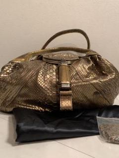公式 2025年最新】fendi スパイバッグの人気アイテム メルカリ - バッグ