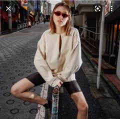限定値下げ】PERVERZE クロップドスウェット ベージュ