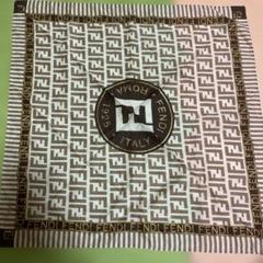 好きに FENDI タグは切りはなしています。 スカーフ シルク ネイビー 小物