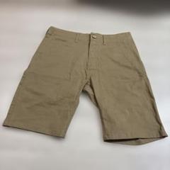 ベージュ ショートパンツ フロントボタン　mサイズ