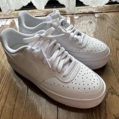 NIKE スニーカーのサムネイル