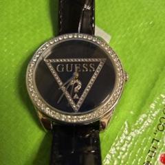 GUESS ブラックストーン装飾ウォッチ
