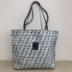 FENDI フェンディズッカ マルチカラー トートバッグ グリーン FENDI フェンディズッカ マルチカラー トートバッグ グリーン