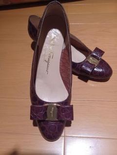 赤茶　クロコダアイル　型押し　Salvatore Ferragamo【箱付き】 赤茶 クロコダアイル 型押し Salvatore Ferragamo箱付き - メルカリ