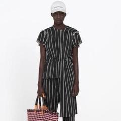 【美品】BALENCIAGAストライプフリル袖トップス まぁ様専用【美品】BALENCIAGAストライプフリル袖トップス