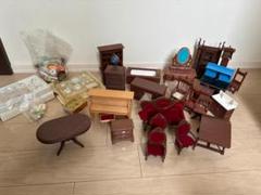 ミニチュア家具セットと小物