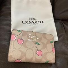 数日限定28000からお値下げ　COACH チェリー柄 二つ折り財布　希少 COACH 二つ折り財布 チェリー柄