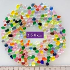 ガラスナギット。ガラスビーズ。２層ビーズ。２５０こ。７０ｇ。５,４～１１㎜位(長