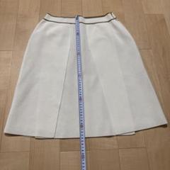 ホワイト フレアスカート ひざ丈